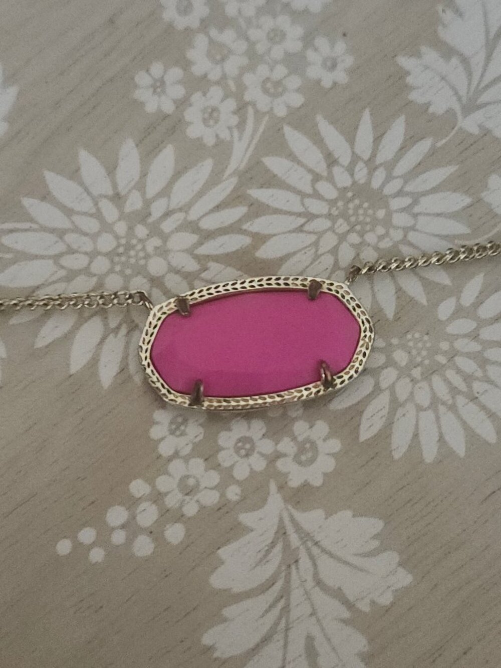 Kendra Scott Magenta Pink Dylan Gold Pendant Necklace